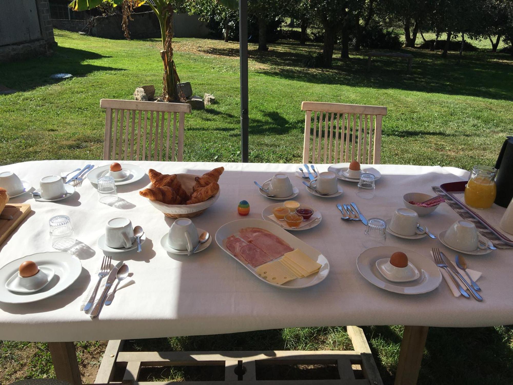 La Mirabelle Bed and Breakfast Saint-Pierre-de-Fursac Eksteriør billede